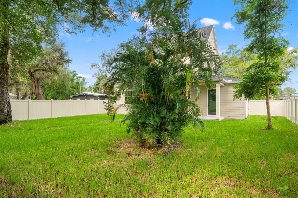 5203 9TH STREET Tampa, FL 33603