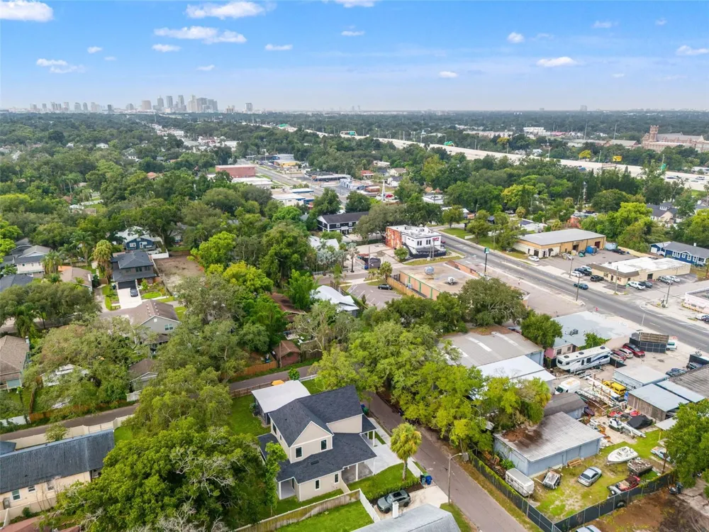 5203 9TH STREET Tampa, FL 33603