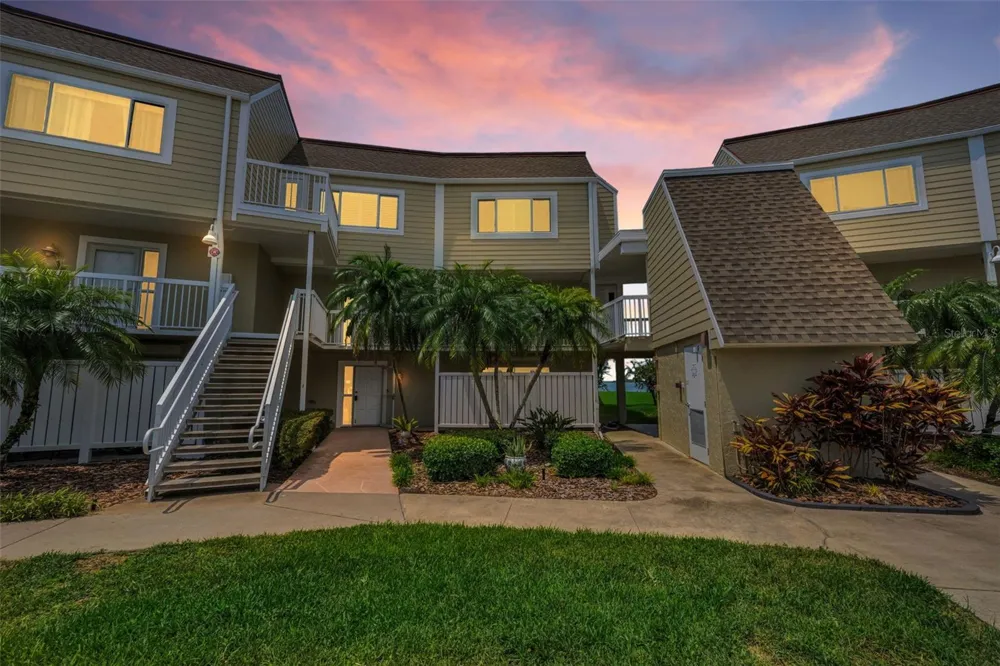 433 S PAULA DRIVE #32 Dunedin, FL 34698