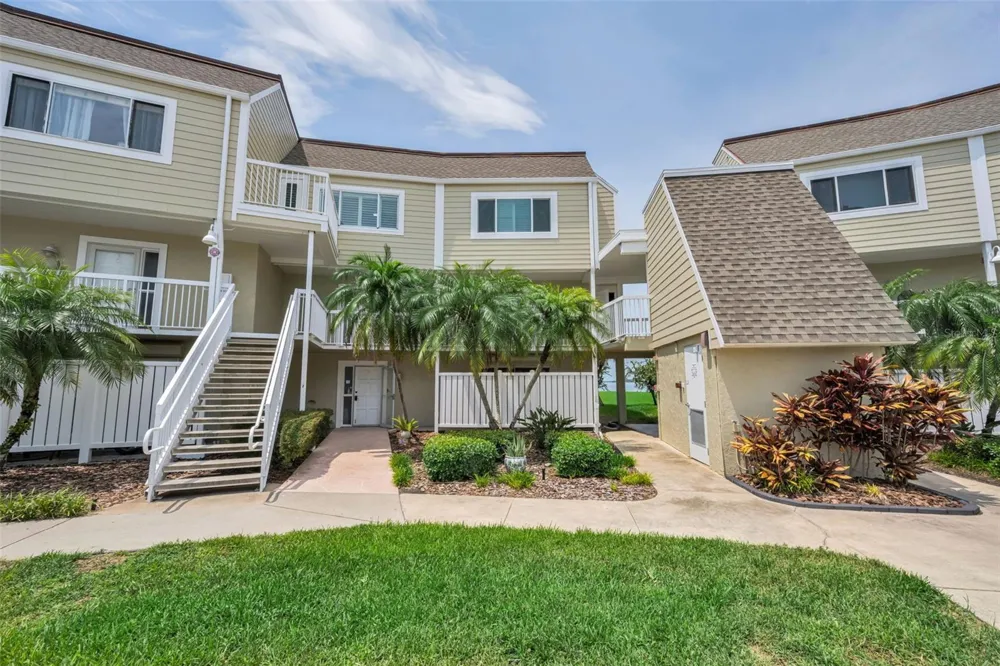 433 S PAULA DRIVE #32 Dunedin, FL 34698