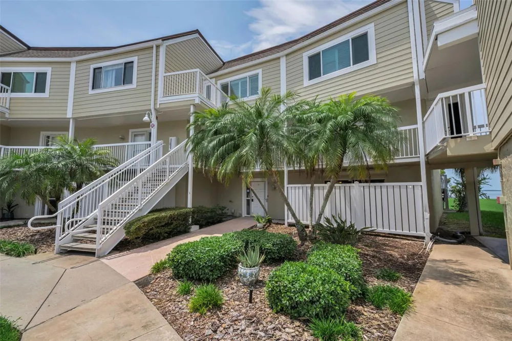 433 S PAULA DRIVE #32 Dunedin, FL 34698