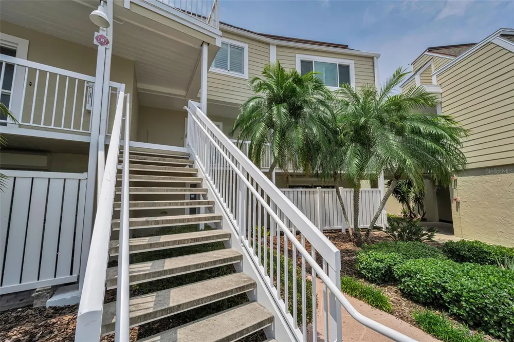 433 S PAULA DRIVE #32 Dunedin, FL 34698