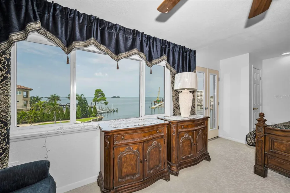 433 S PAULA DRIVE #32 Dunedin, FL 34698