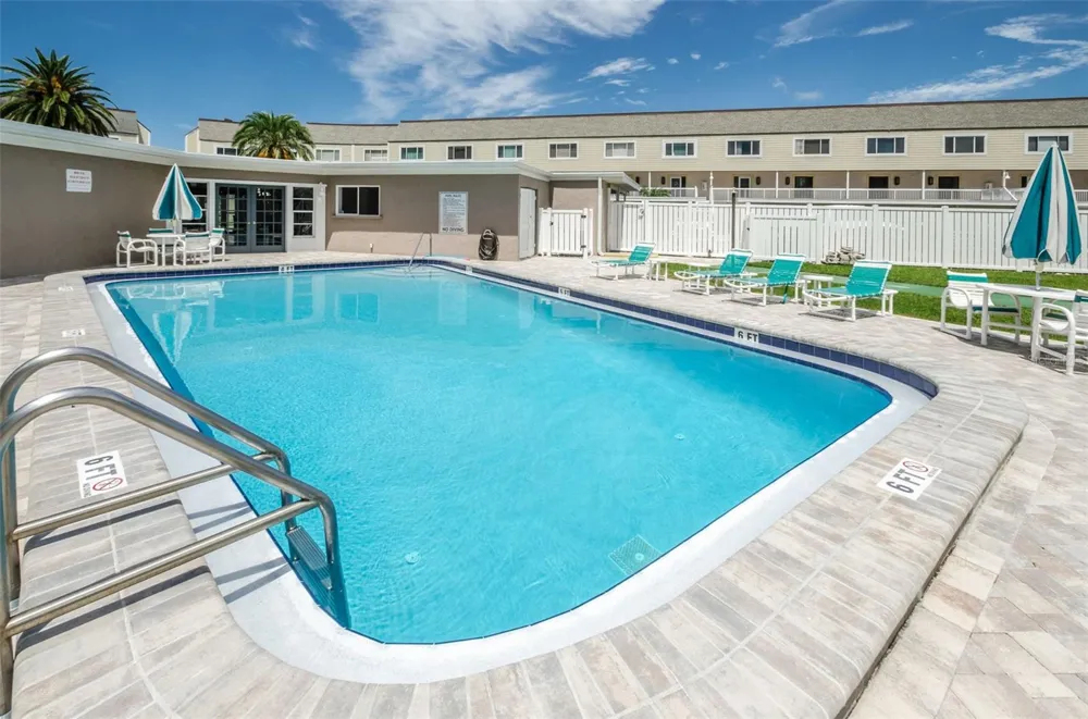 433 S PAULA DRIVE #32 Dunedin, FL 34698