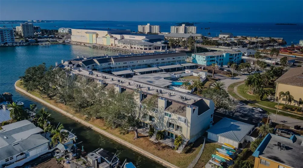 433 S PAULA DRIVE #32 Dunedin, FL 34698