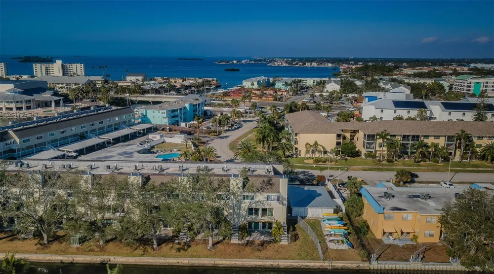 433 S PAULA DRIVE #32 Dunedin, FL 34698