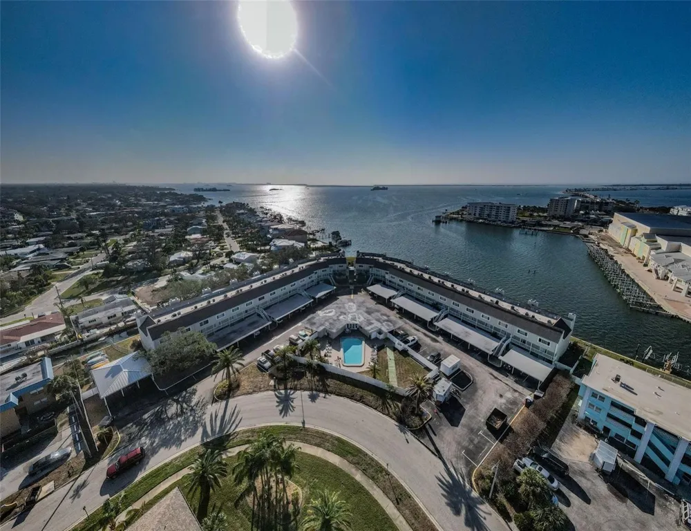 433 S PAULA DRIVE #32 Dunedin, FL 34698