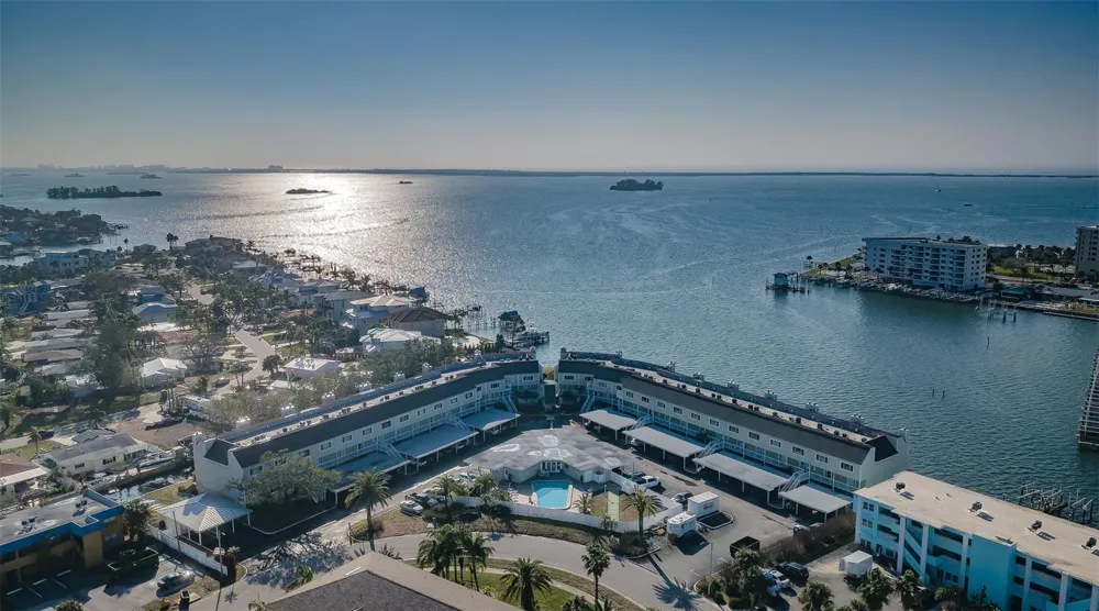 433 S PAULA DRIVE #32 Dunedin, FL 34698