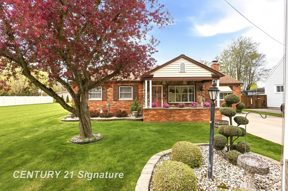 2961 Johns Drive Saginaw Charter Township, MI 48603