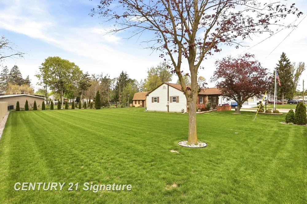 2961 Johns Drive Saginaw Charter Township, MI 48603