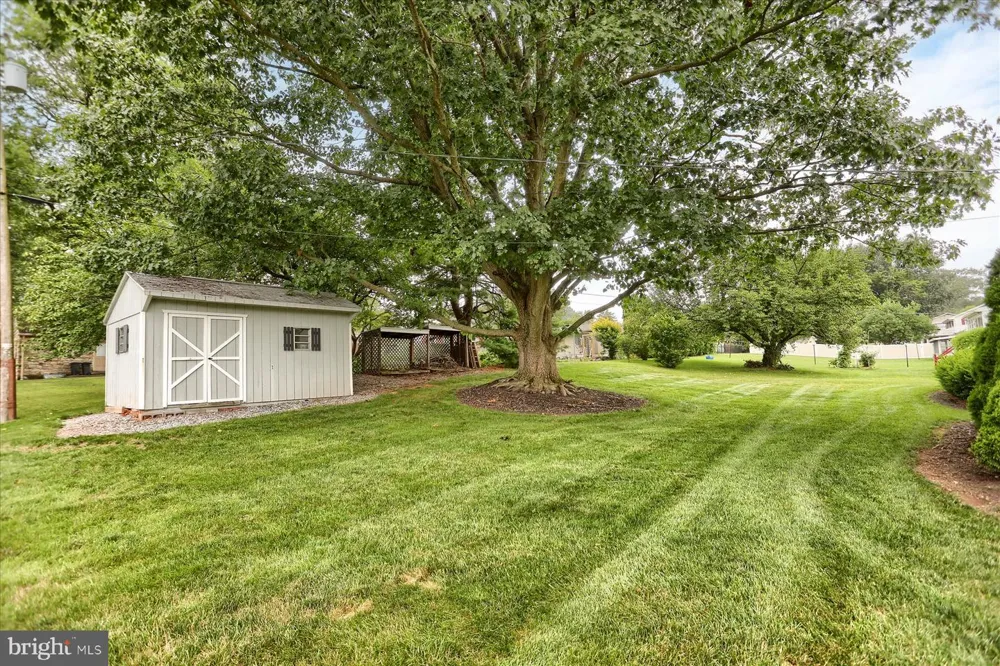 434 HOLLY STREET Elizabethtown, PA 17022
