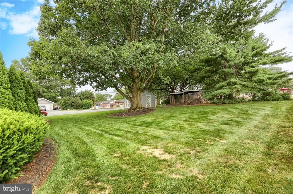 434 HOLLY STREET Elizabethtown, PA 17022