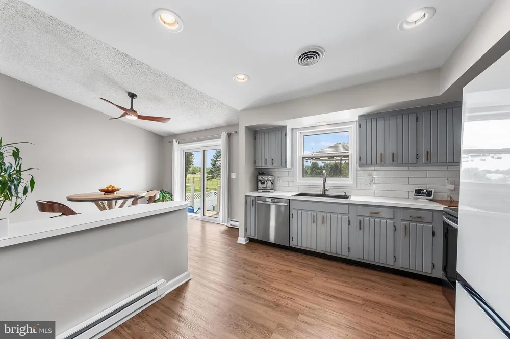 541 MOUNTAIN VIEW ROAD Nazareth, PA 18064