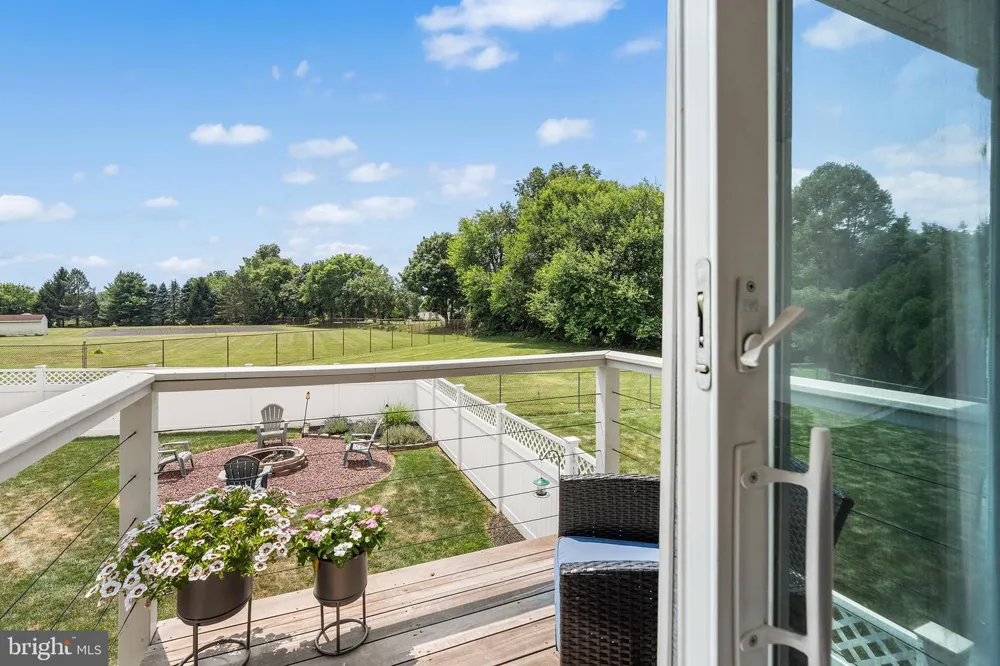 541 MOUNTAIN VIEW ROAD Nazareth, PA 18064