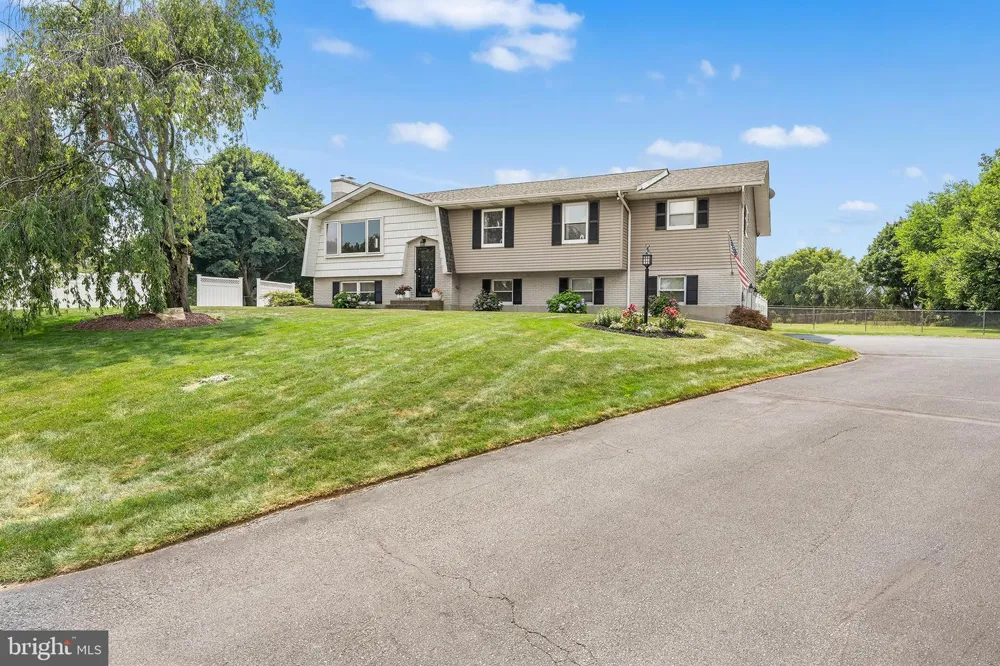 541 MOUNTAIN VIEW ROAD Nazareth, PA 18064