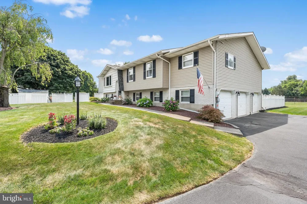 541 MOUNTAIN VIEW ROAD Nazareth, PA 18064