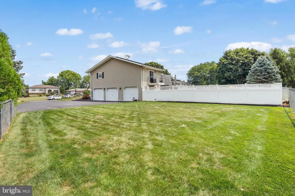 541 MOUNTAIN VIEW ROAD Nazareth, PA 18064