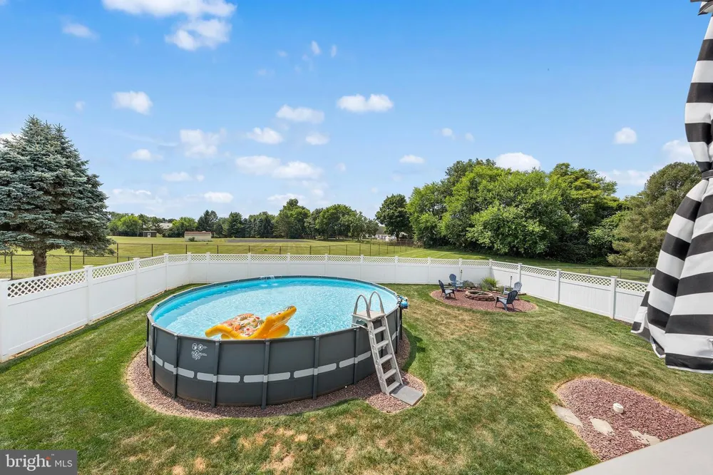 541 MOUNTAIN VIEW ROAD Nazareth, PA 18064
