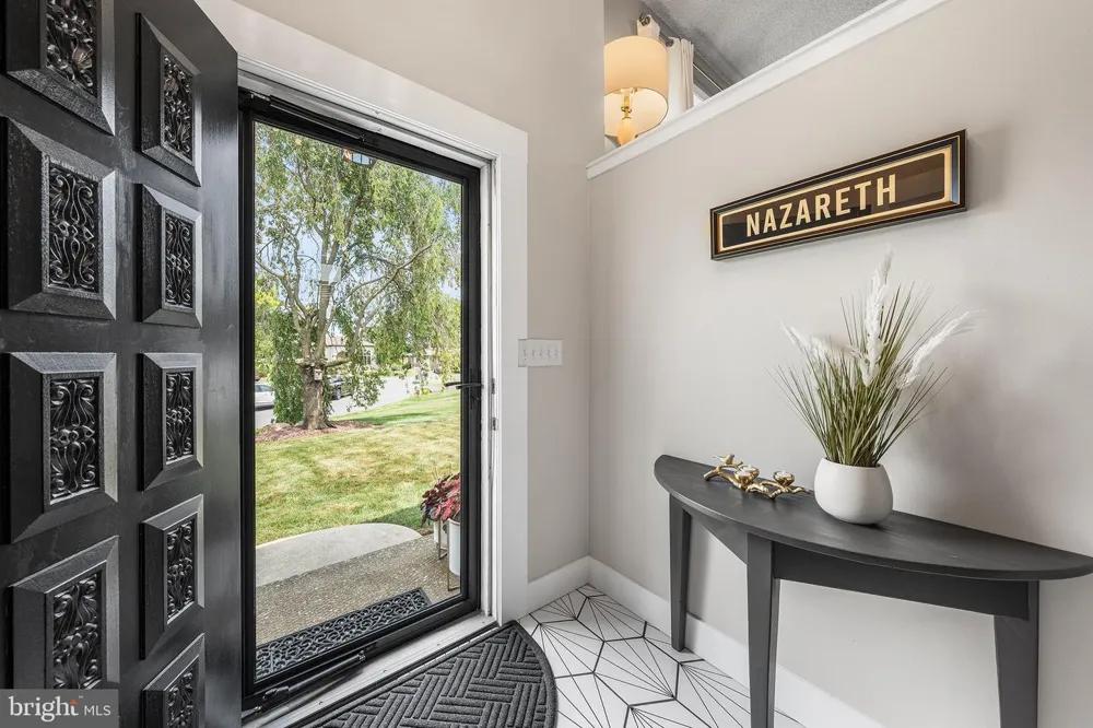 541 MOUNTAIN VIEW ROAD Nazareth, PA 18064