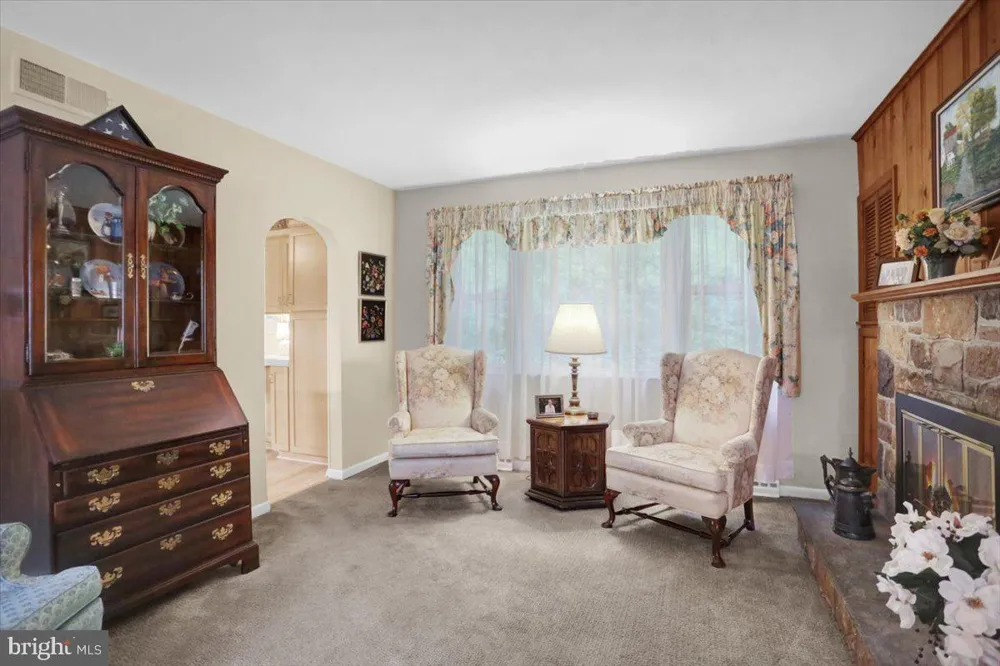 770 ALMSHOUSE ROAD Doylestown, PA 18901