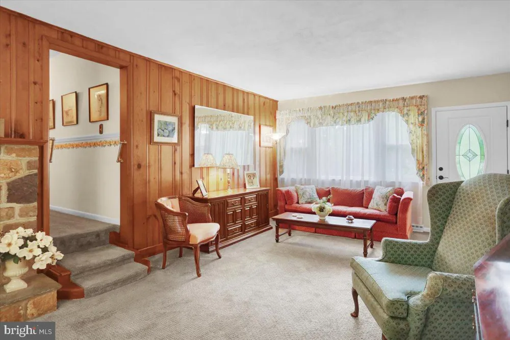 770 ALMSHOUSE ROAD Doylestown, PA 18901