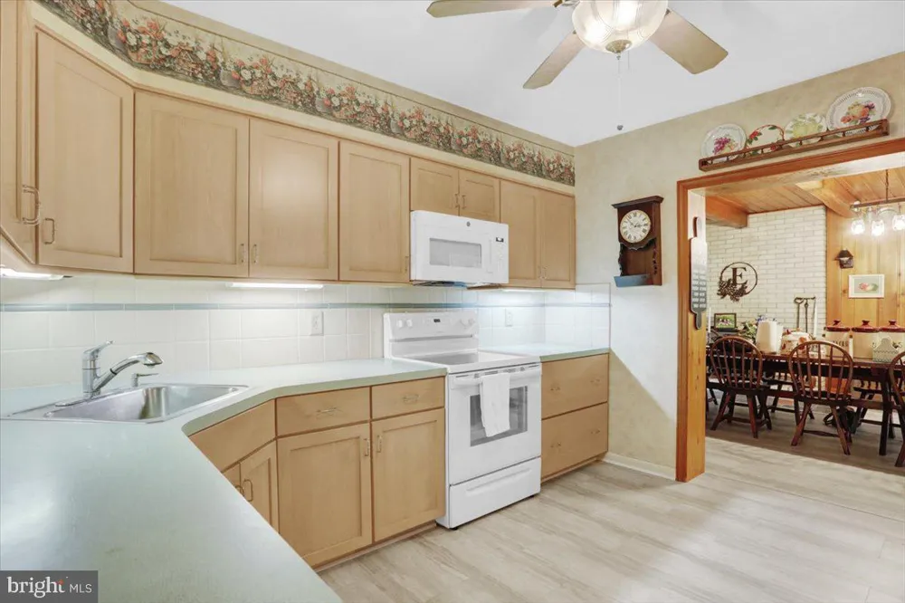 770 ALMSHOUSE ROAD Doylestown, PA 18901