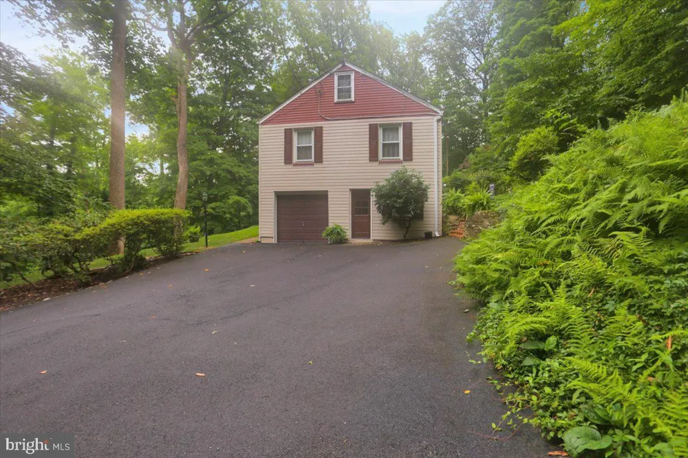 770 ALMSHOUSE ROAD Doylestown, PA 18901
