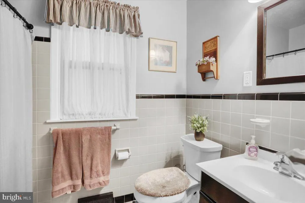 770 ALMSHOUSE ROAD Doylestown, PA 18901