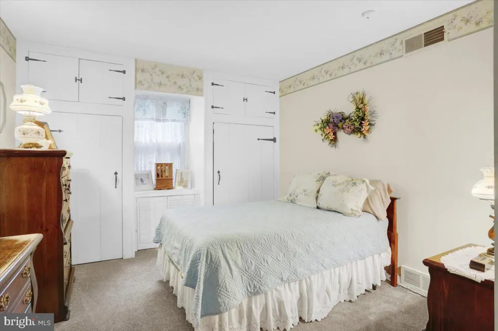 770 ALMSHOUSE ROAD Doylestown, PA 18901