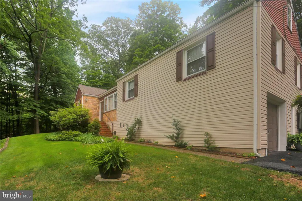 770 ALMSHOUSE ROAD Doylestown, PA 18901