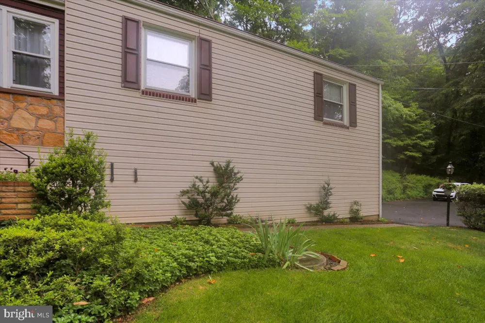 770 ALMSHOUSE ROAD Doylestown, PA 18901
