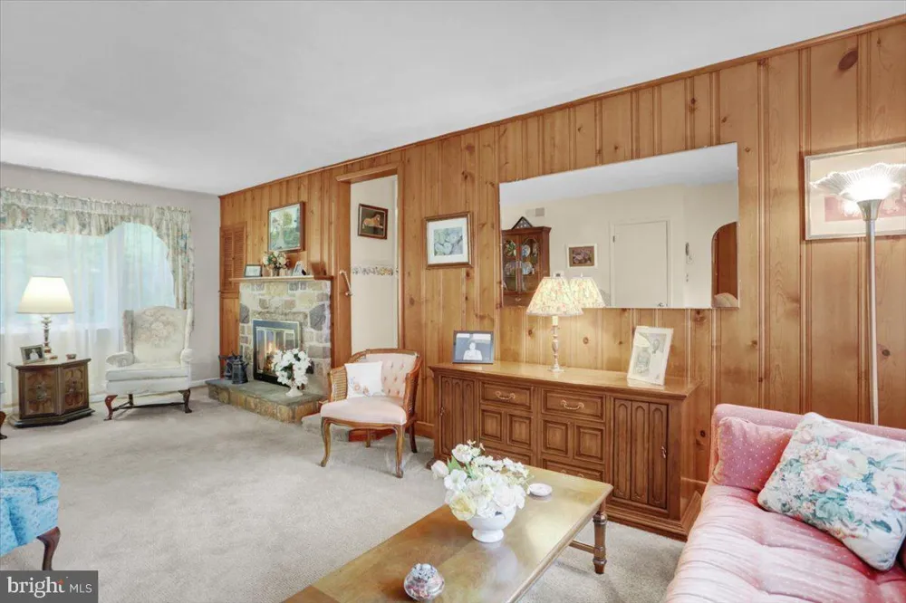 770 ALMSHOUSE ROAD Doylestown, PA 18901