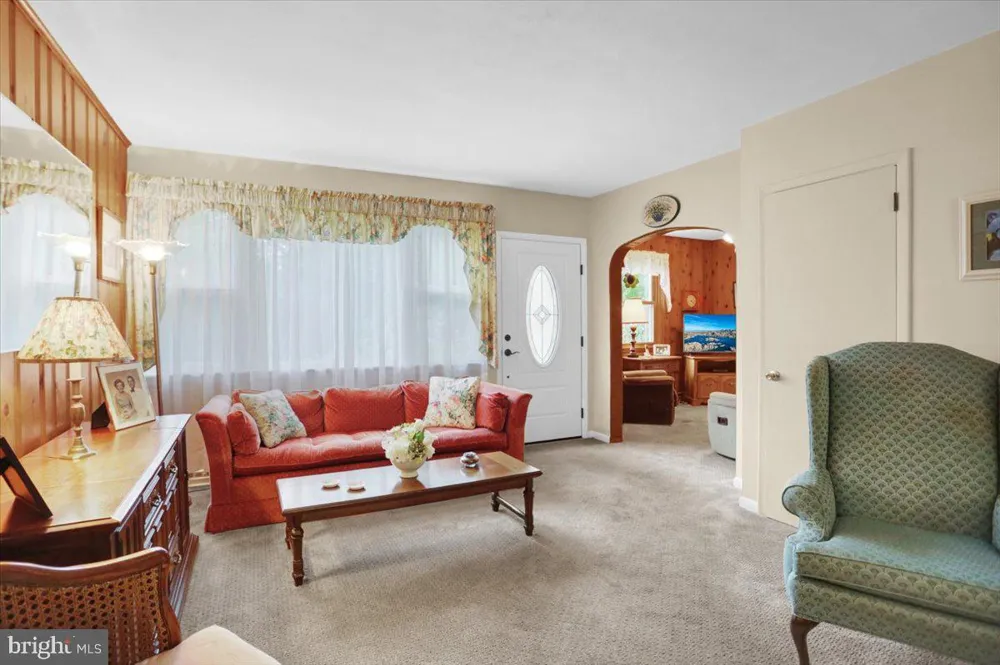 770 ALMSHOUSE ROAD Doylestown, PA 18901