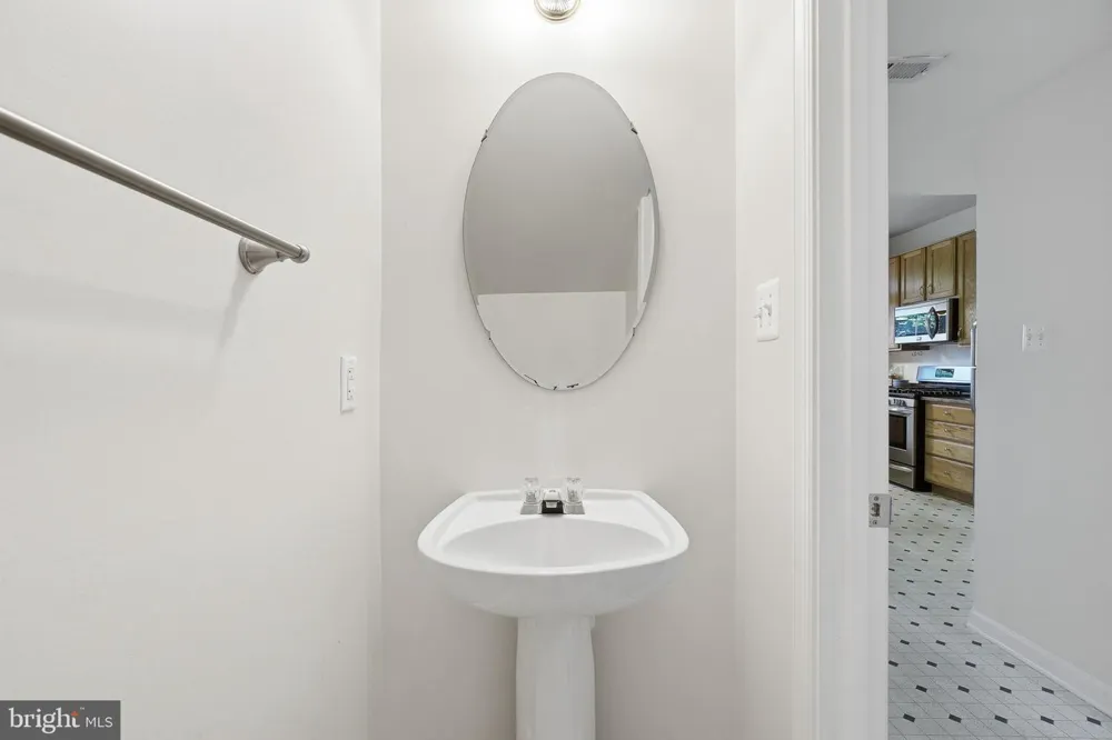 8354 HUNTER MURPHY CIRCLE Alexandria, VA 22309