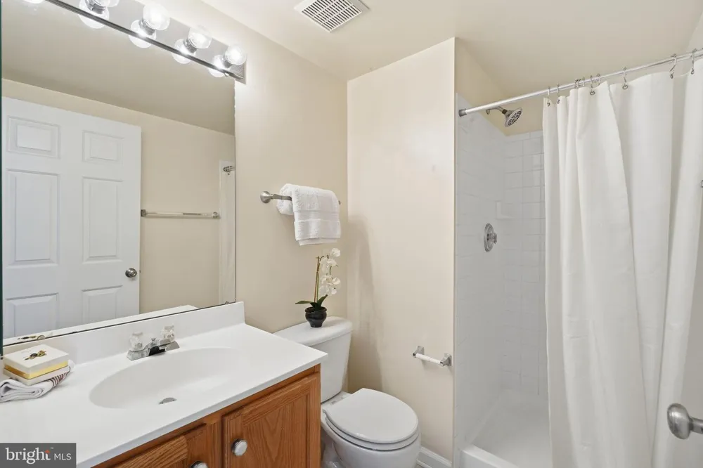 8354 HUNTER MURPHY CIRCLE Alexandria, VA 22309