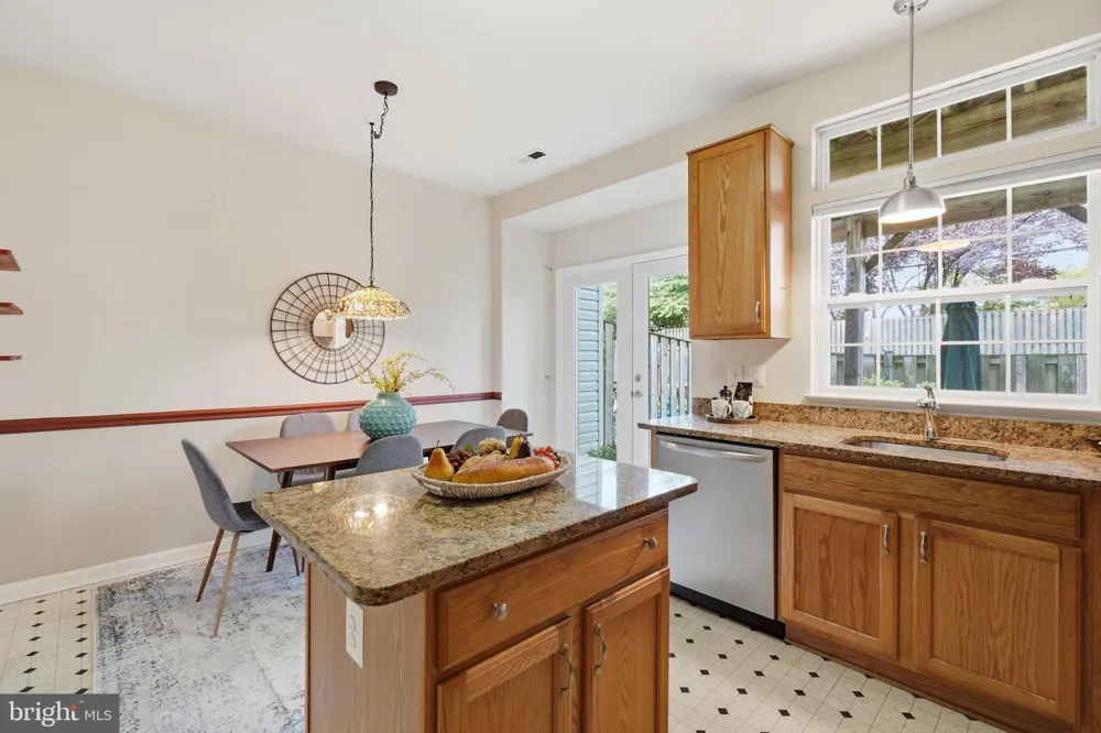 8354 HUNTER MURPHY CIRCLE Alexandria, VA 22309