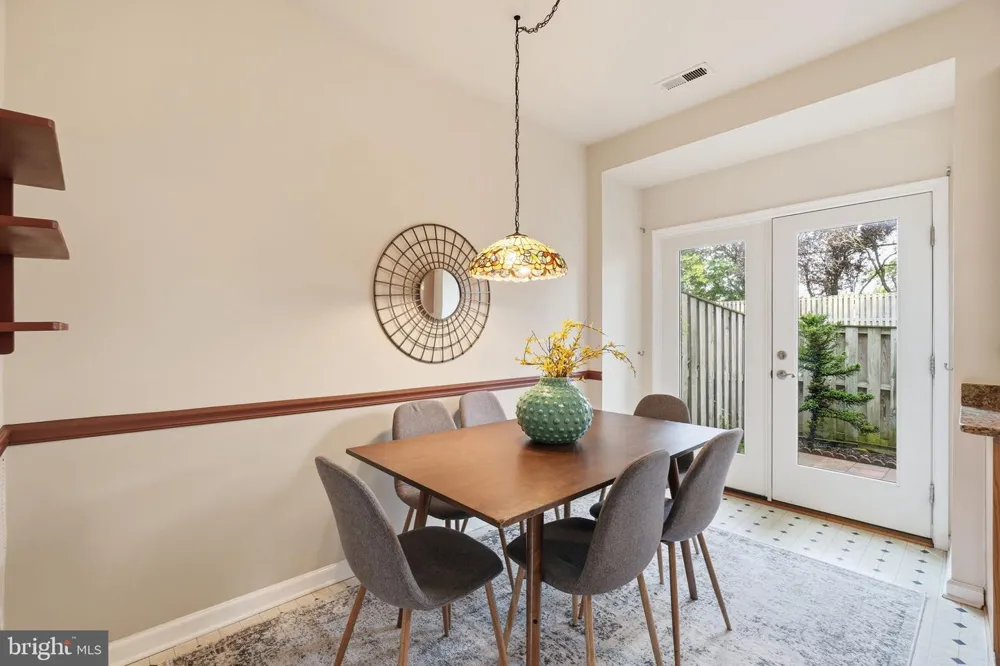 8354 HUNTER MURPHY CIRCLE Alexandria, VA 22309