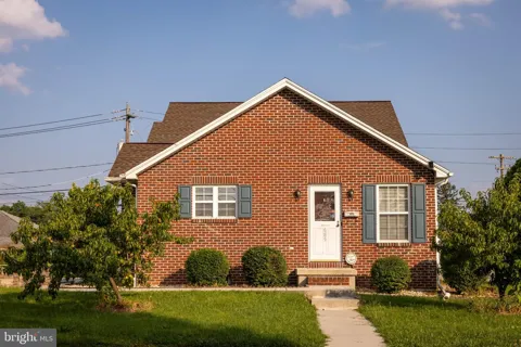 685 HAMILTON STREET