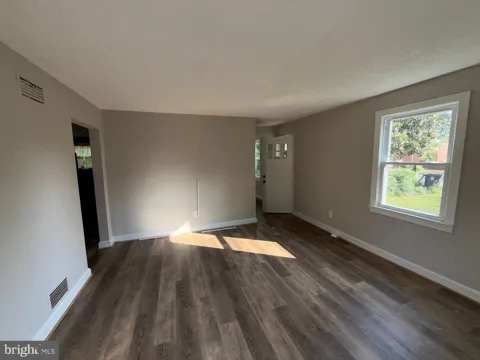 7520 BURGESS LANE