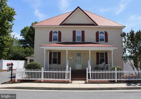 6 DELAWARE AVENUE