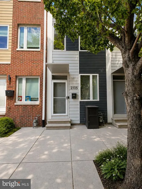 2105 E HAGERT STREET