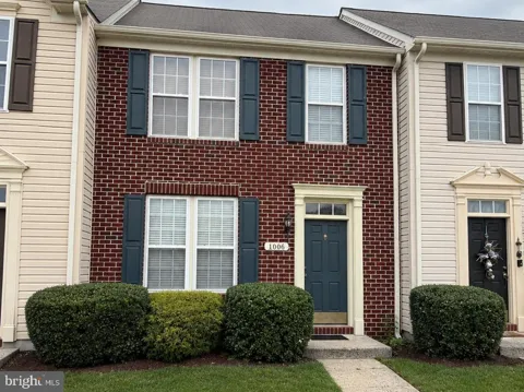 1006 MEADOW VIEW DRIVE