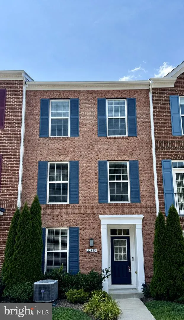 22885 EILEEN SQUARE Sterling, VA 20166