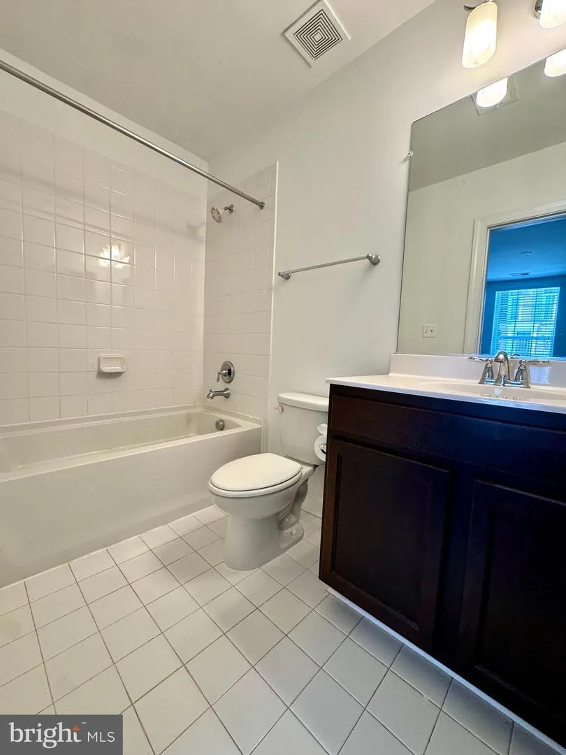 22885 EILEEN SQUARE Sterling, VA 20166