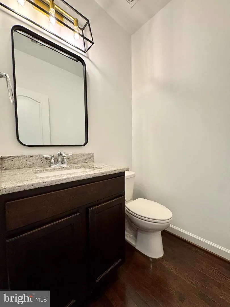 22885 EILEEN SQUARE Sterling, VA 20166