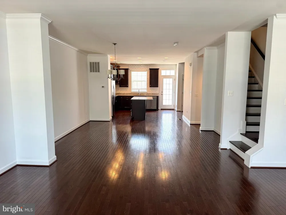 22885 EILEEN SQUARE Sterling, VA 20166