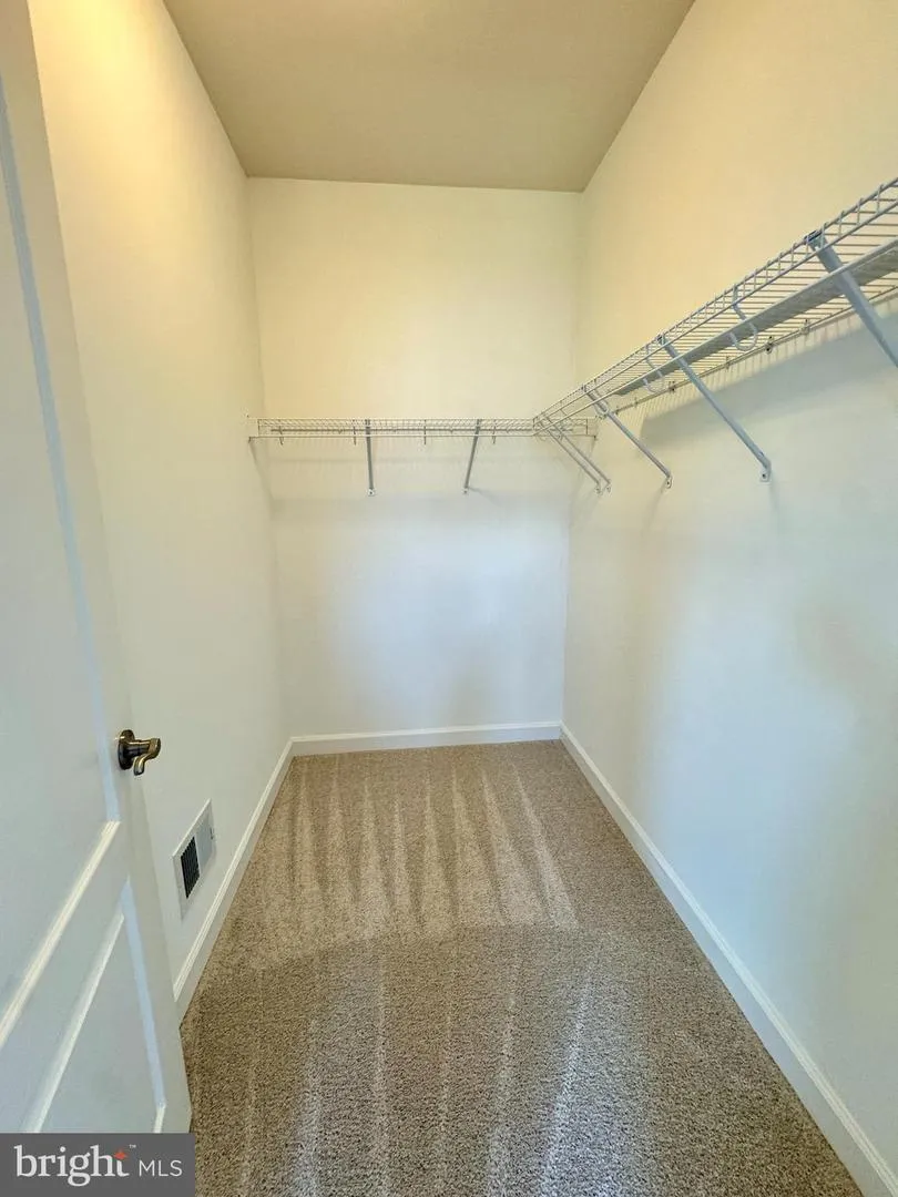 22885 EILEEN SQUARE Sterling, VA 20166