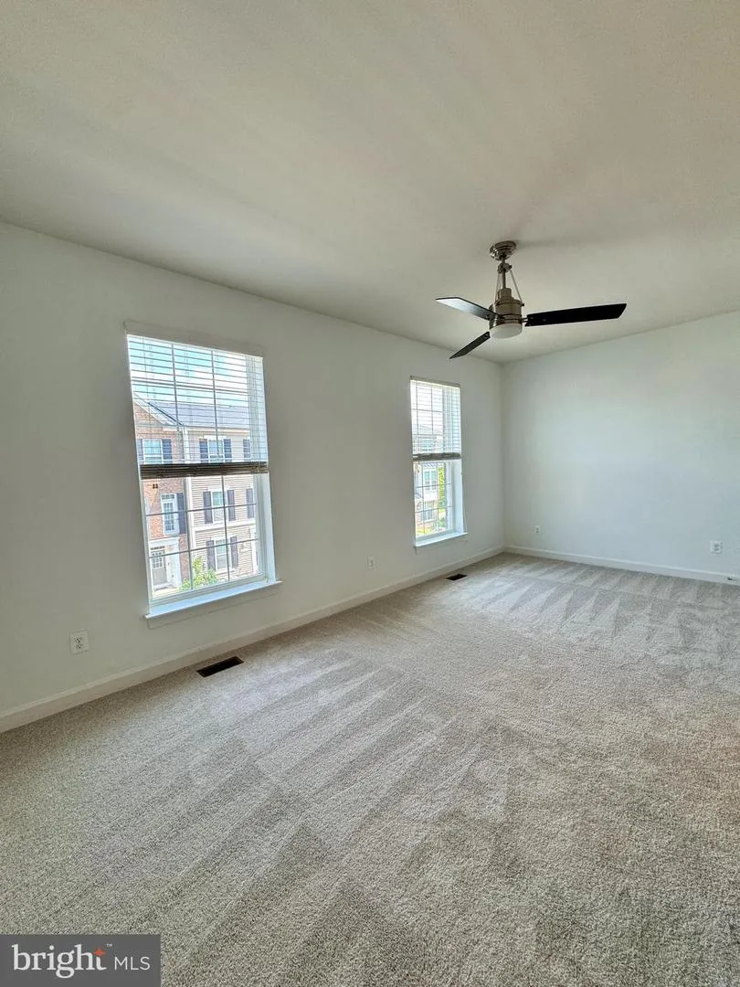 22885 EILEEN SQUARE Sterling, VA 20166