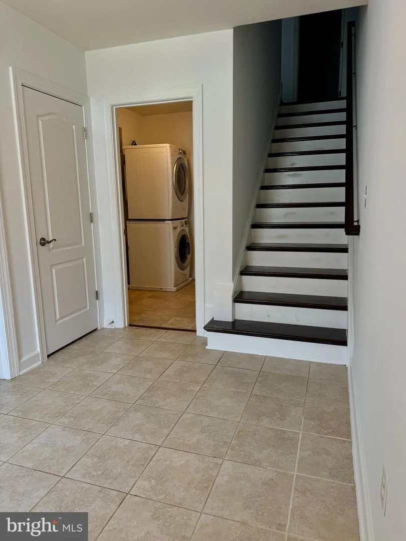 22885 EILEEN SQUARE Sterling, VA 20166