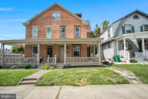 502 COLLEGE STREET